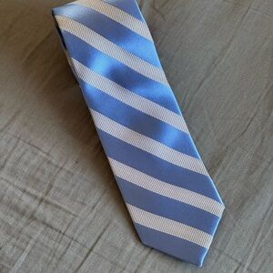 JF J.Ferrar Sky Blue and White Diagonal Striped Silk Tie